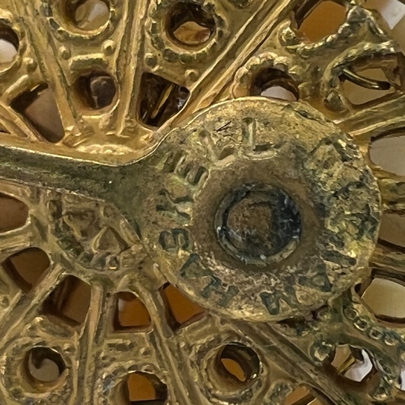 Miriam Haskell Earrings Vintage Signed Faux Coral Shell Beaded Clip/ Screw back - Picture 11 of 14